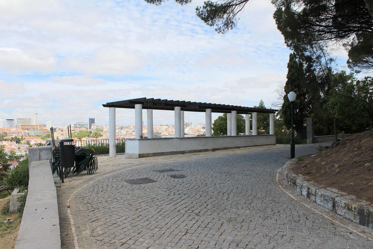 Charmoso Apartamento - Penha De Franca Lisbon Exterior photo